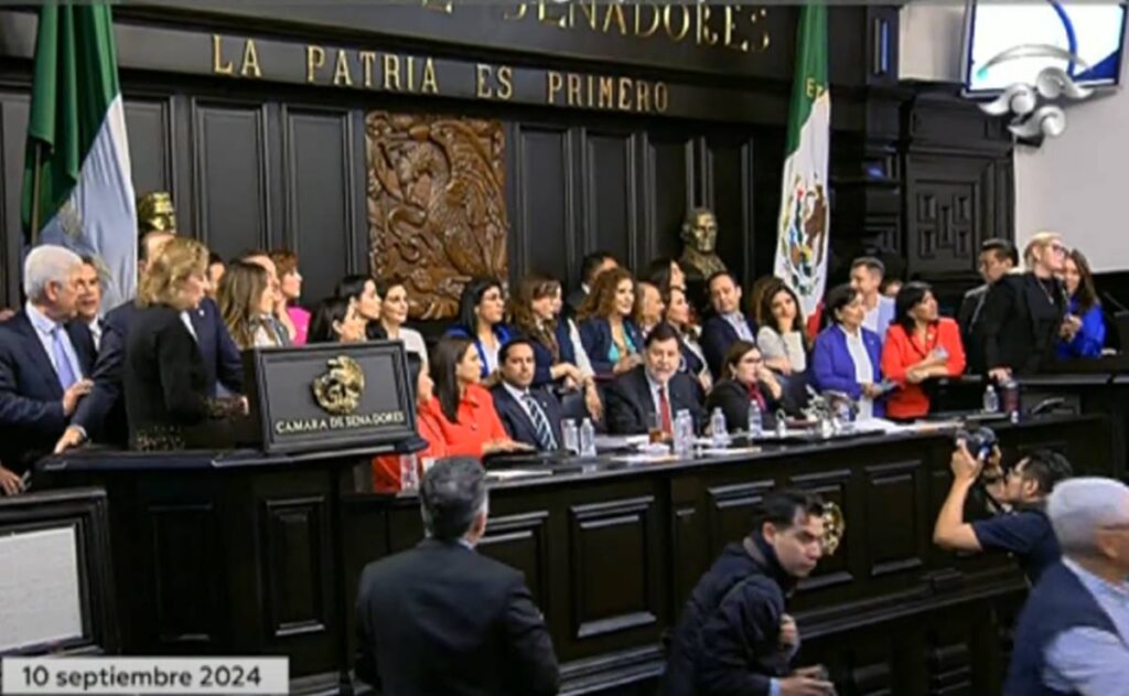 Aplanadora aprueba reforma judicial, con traición de Yunes