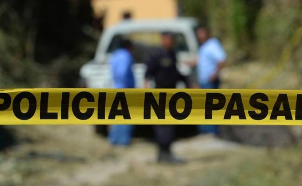 Localizan 4 cuerpos con disparos de arma de fuego en Mazatlán dejan cartulina con mensaje de advertencia