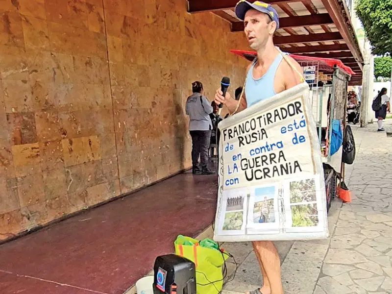 Francotirador ruso ahora vive de cantar en Chiapas no quería ir a la guerra