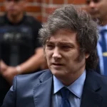 Llueven denuncias en Argentina por estafa de criptomoneda de Milei