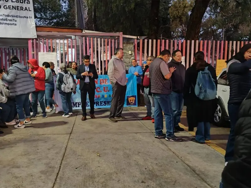 Trabajadores de la UNAM amagan con cierres en Insurgentes ¿qué piden?