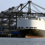 Barco se incendia… con 3 mil autos a bordo en el Pacífico salió de China y se dirigía a México