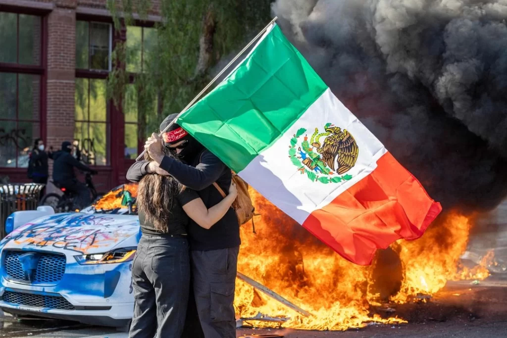 Los Ángeles chocan manifestantes y la Guardia Nacional