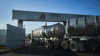 Paro en Dos Bocas Refinería retoma operaciones tras reportar falla eléctrica