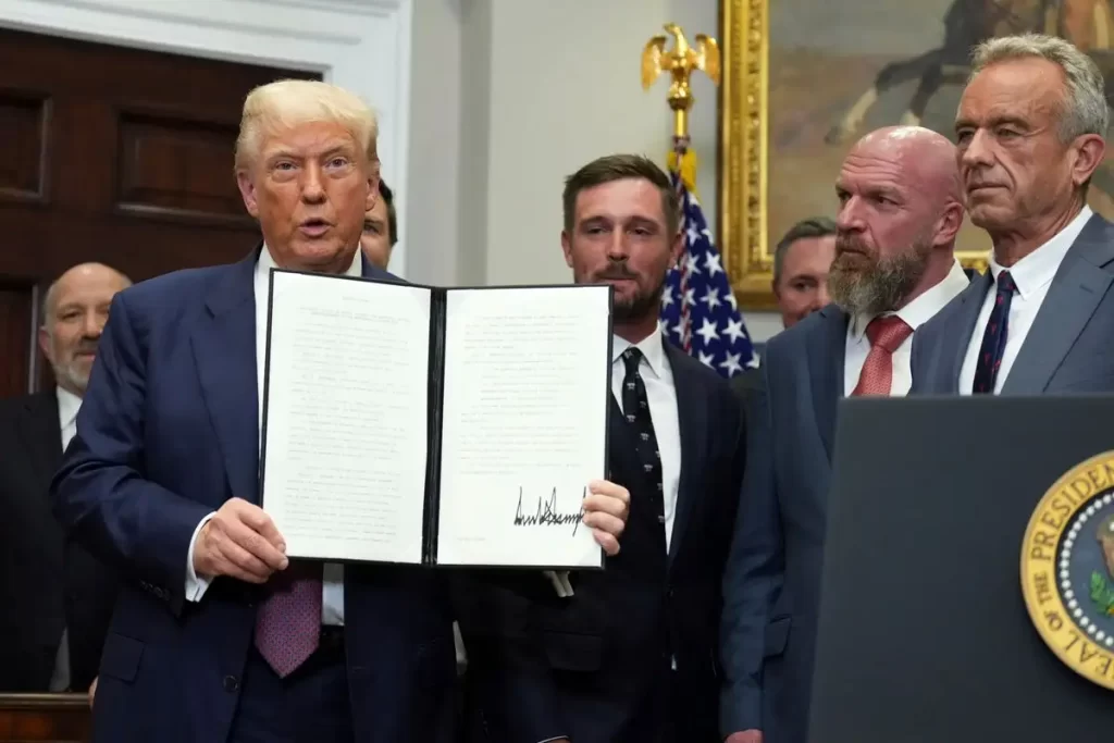 Impone Trump aranceles recíprocos de entre 10 y 41 a decenas de países