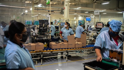 Retrocede actividad económica en tercer trimestre