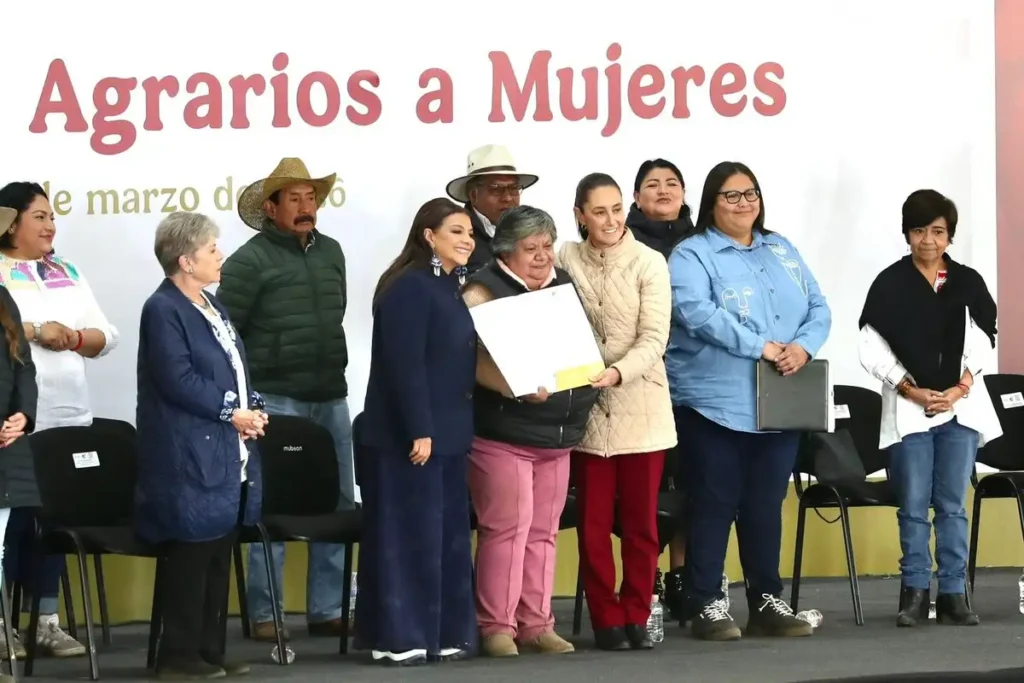 Sheinbaum reivindica a las mujeres ejidatarias y comuneras les han entregado 30 mil títulos de propiedad