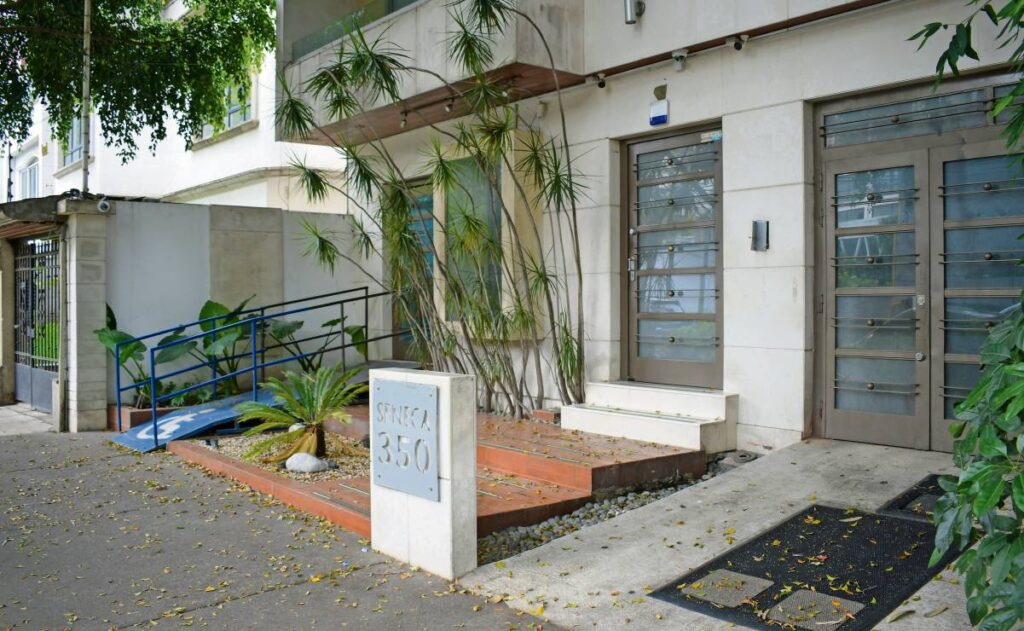 Acaparan Rocha Cantú y Abdalá contratos, acusan